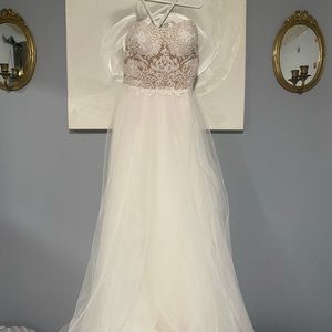 Galina signature style swg764 wedding dress— size 8 NWT